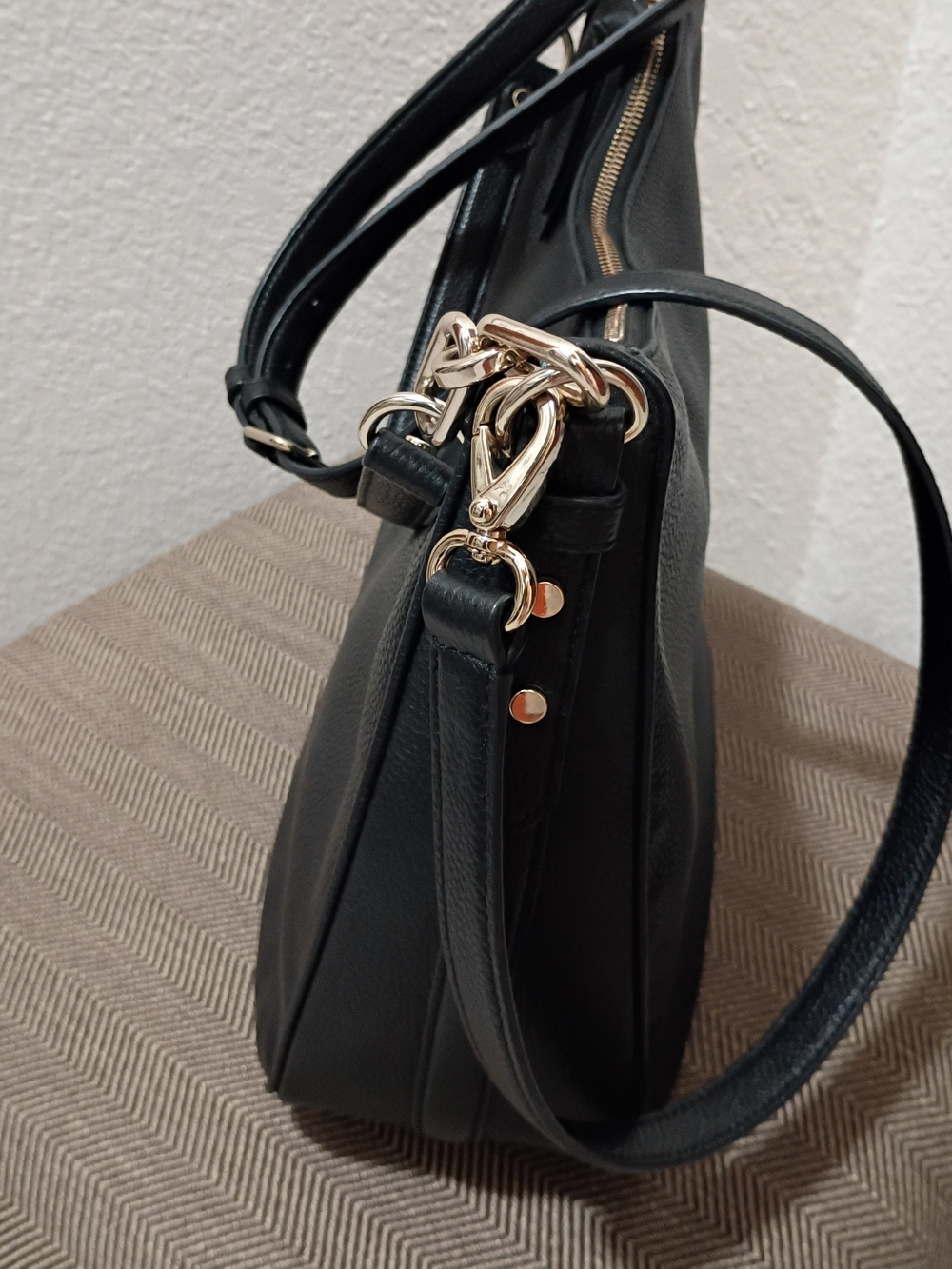 kate spade Murberry Street Vivian Hobo Bag Black Leather/ Shoulder- Adjust Strap - Picture 4 of 12